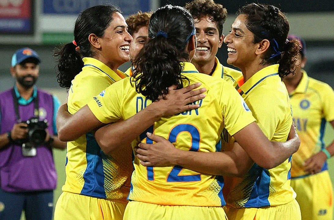 रणजी का वह फ़ाइनल जिसे कोई कैमरा नहीं मिला: इंदौर 2026 और घरेलू क्रिकेट का खाली स्कोरकार्ड रणजी का वह फ़ाइनल जिसे कोई कैमरा नहीं मिला: इंदौर 2026 और घरेलू क्रिकेट का खाली स्कोरकार्ड
